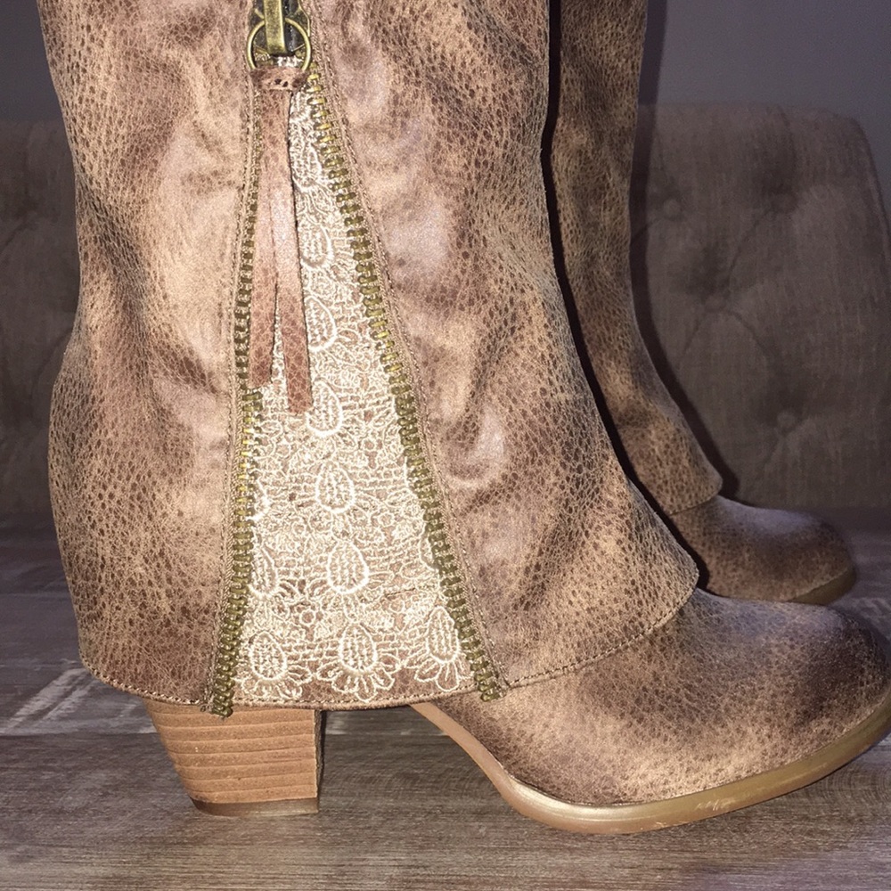 Tan Cowboy boots w/ lace detail